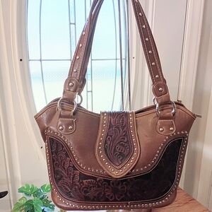 MONTANA WEST SILVER STUDDED HANDTOOLED CONCEAL CARRY COWGIRL BAG